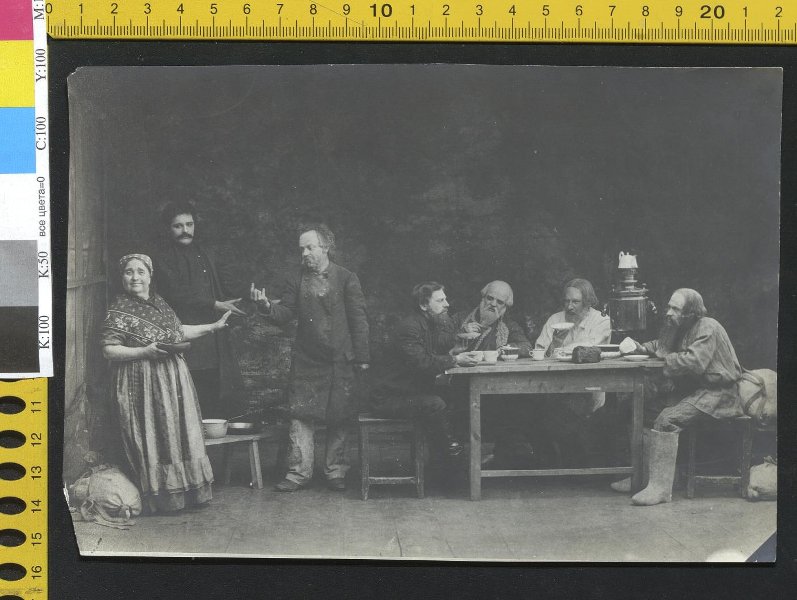 «Плоды просвещения» в постановке театральной группы Н. Синельникова