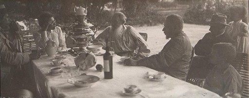 И.В. Денисенко, Е.С. Денисенко, Л.Н. Толстой, И.И. Горбунов-Посадов, М.Л. Толстой, Т. и И.М. Толстые