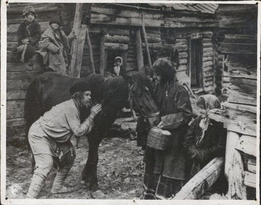 Увеличенный кадр кинофильма «Поликушка» киноателье «Русь» 1919 г.
